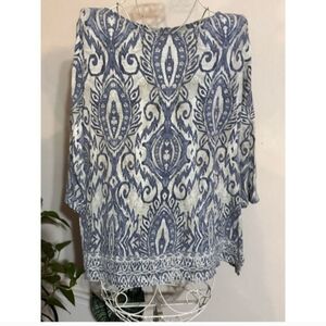 Chico's Blue & Cream Abstract Top (Runs Small)